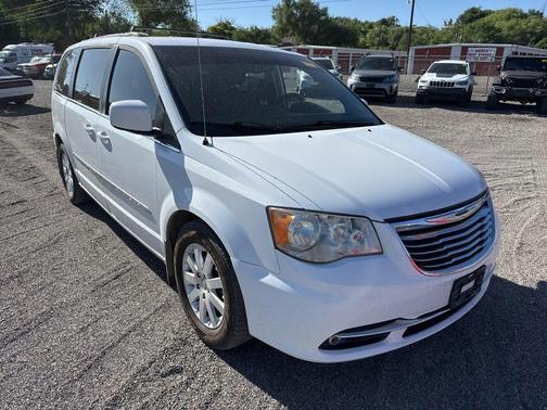 Bright White Clearcoat 2014 Chrysler Town & Country Touring