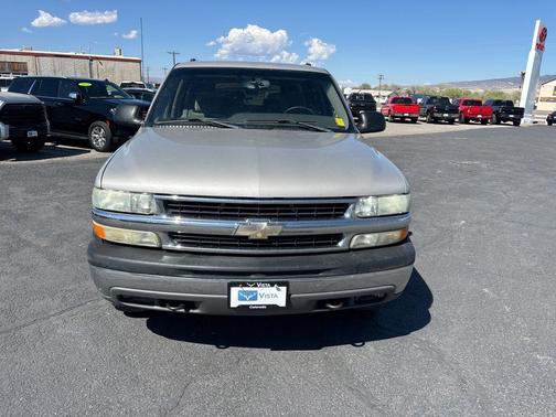2004 Chevrolet Suburban LS