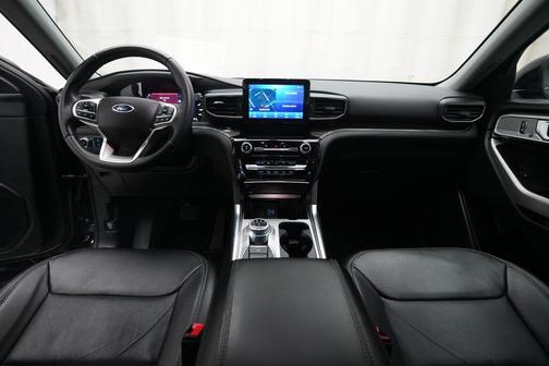 Blue 2022 Ford Explorer Limited