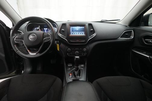 2019 Jeep Cherokee Sport