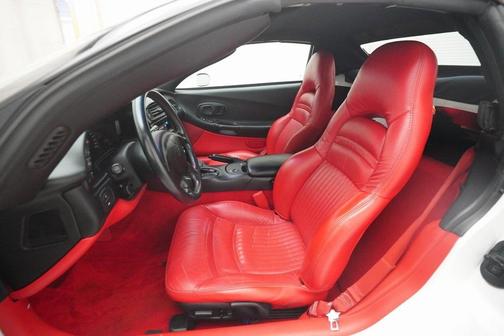 2004 Chevrolet Corvette Base