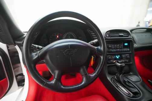 2004 Chevrolet Corvette Base