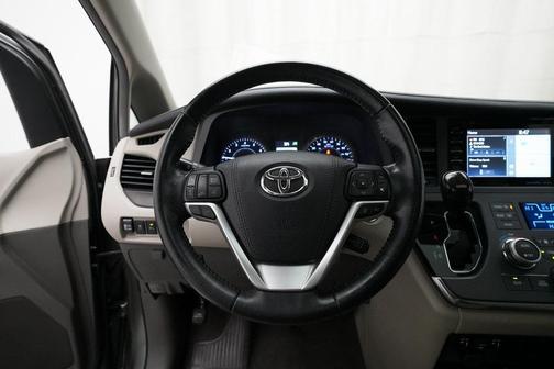 2019 Toyota Sienna XLE