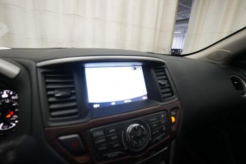 Gray 2018 Nissan Pathfinder Platinum