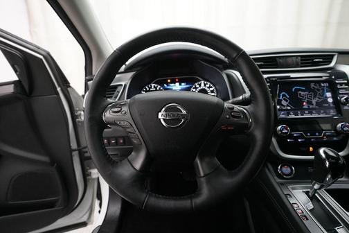 White 2021 Nissan Murano SV