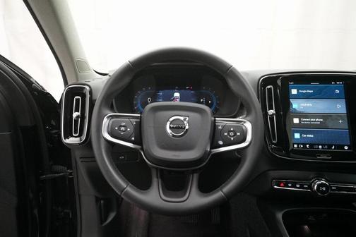 2024 Volvo XC40 B5 Plus Dark Theme