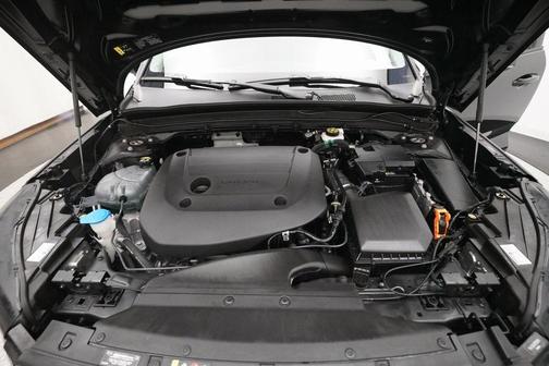 2024 Volvo XC40 B5 Plus Dark Theme