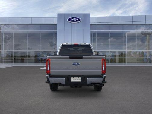 Avalanche 2026 Ford F-250 XLT