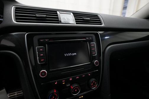 2015 Volkswagen Passat 1.8T Sport