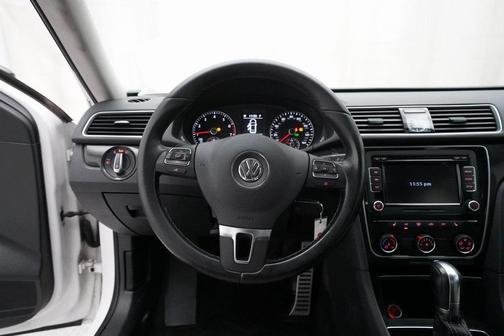 2015 Volkswagen Passat 1.8T Sport