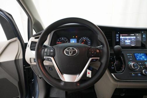 2015 Toyota Sienna L