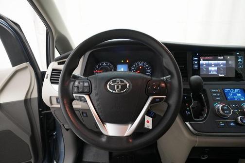 2015 Toyota Sienna L