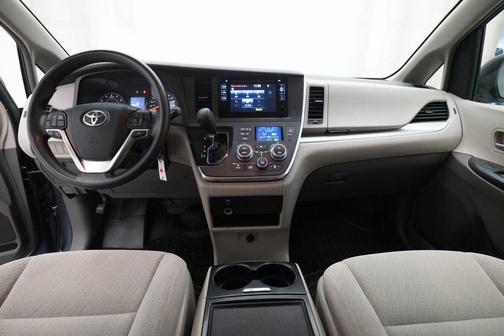 2015 Toyota Sienna L