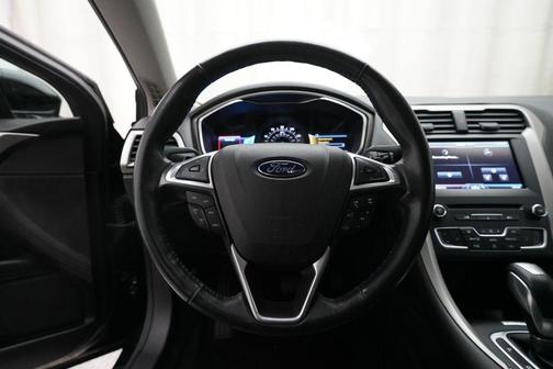 Black 2016 Ford Fusion SE