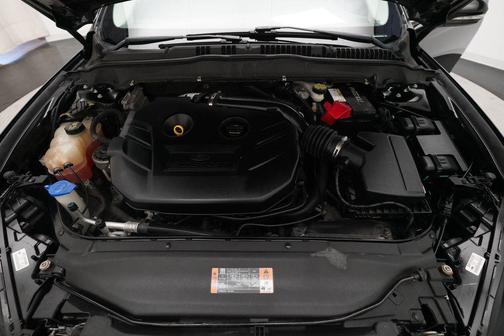 Black 2016 Ford Fusion SE