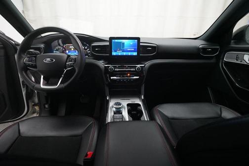 White 2022 Ford Explorer ST-Line