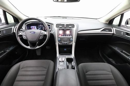 Photo 5 of 32 of 2019 Ford Fusion Hybrid SE