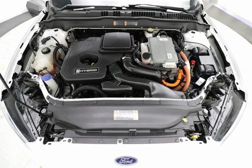 Photo 3 of 32 of 2019 Ford Fusion Hybrid SE