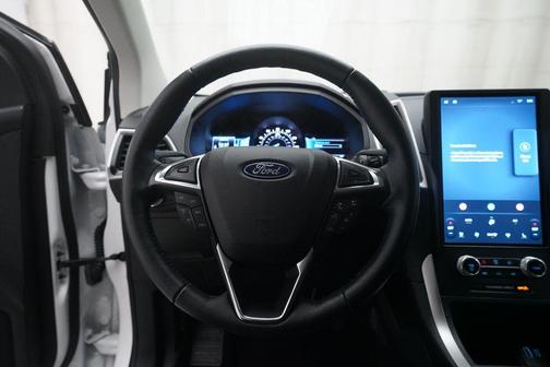 White Metallic 2023 Ford Edge SEL