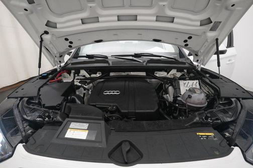 2025 Audi Q5 45 S line quattro Premium