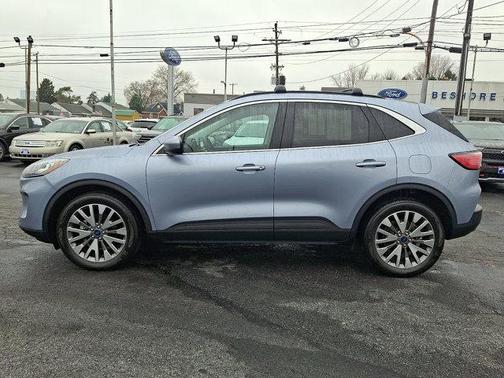 2022 Ford Escape Titanium
