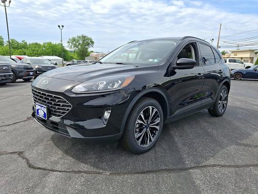 AGATE BLACK METALLIC 2022 Ford Escape SEL