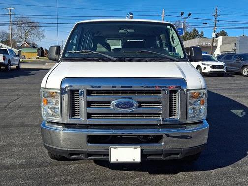 2011 Ford E350 Super Duty XL