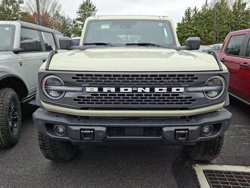 Desert Sand 2026 Ford Bronco Badlands