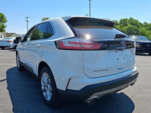STAR WHITE 2024 Ford Edge TITANIUM