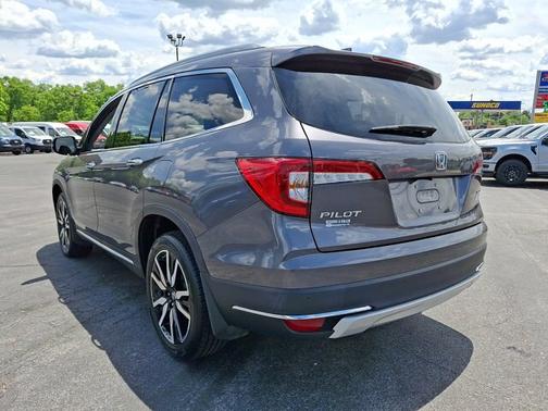 Modern Steel Metallic 2021 Honda Pilot TOURING 7-PASSENGER