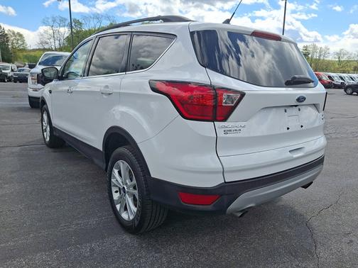 OXFORD WHITE 2019 Ford Escape SE