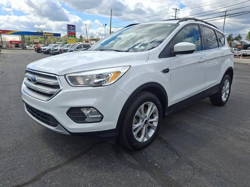 OXFORD WHITE 2019 Ford Escape SE