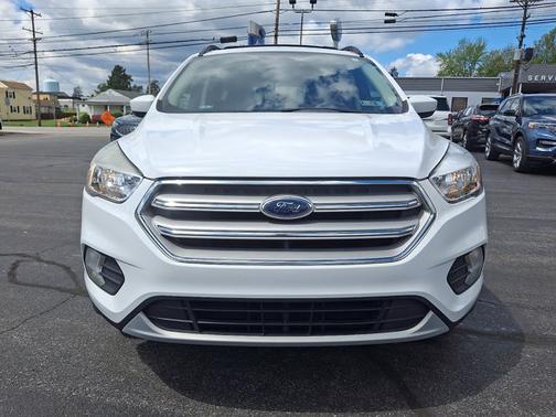 OXFORD WHITE 2019 Ford Escape SE