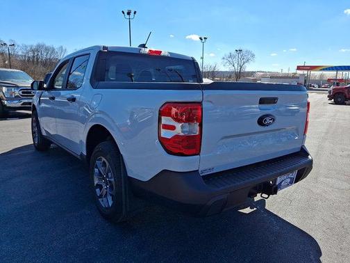 SPACE WHITE METALLIC 2025 Ford Maverick XLT