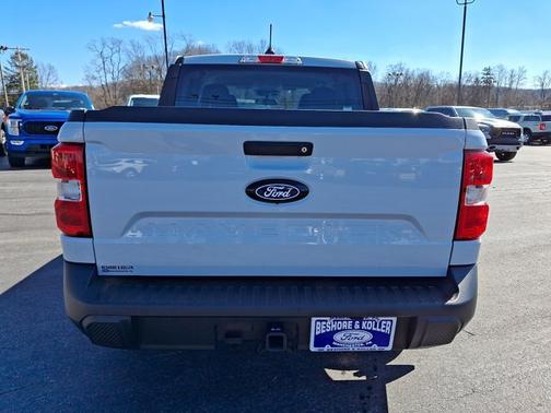 SPACE WHITE METALLIC 2025 Ford Maverick XLT