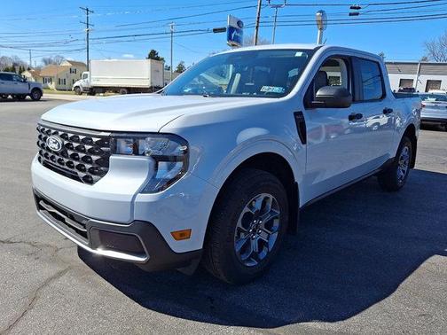 SPACE WHITE METALLIC 2025 Ford Maverick XLT