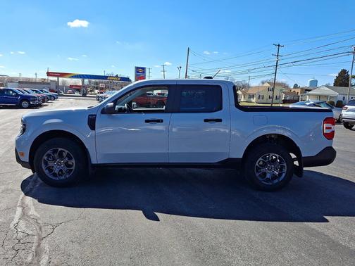 SPACE WHITE METALLIC 2025 Ford Maverick XLT