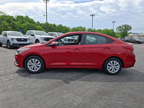 Pomegranate Red 2022 Hyundai Accent SE