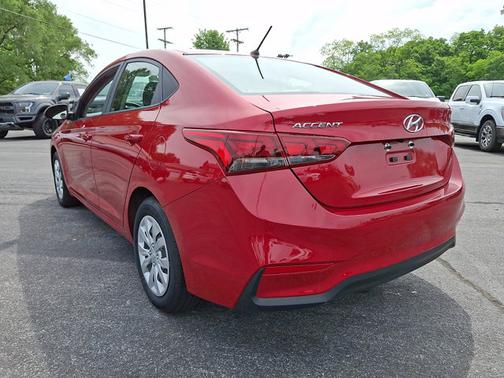 Pomegranate Red 2022 Hyundai Accent SE