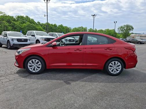 Pomegranate Red 2022 Hyundai Accent SE