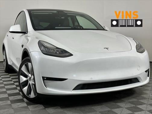 2022 Tesla Model Y Long Range Dual Motor All-Wheel Drive