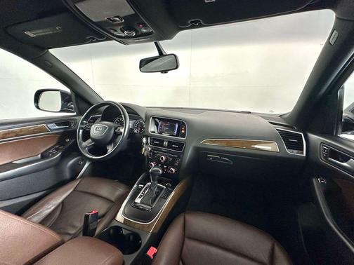 Moonlight Blue Metallic 2016 Audi Q5 2.0T Premium