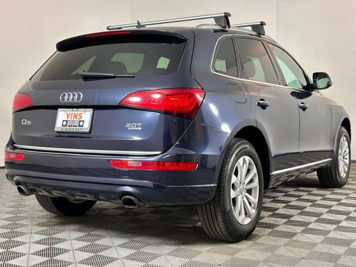 Moonlight Blue Metallic 2016 Audi Q5 2.0T Premium