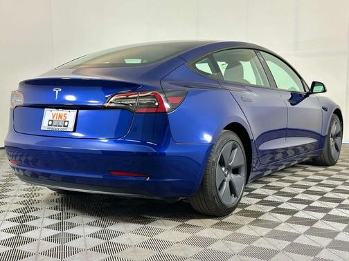 2023 Tesla Model 3 Standard Range