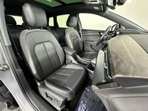 2024 Audi Q4 e-tron Premium Plus 55 quattro