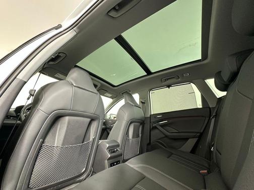 2025 Audi Q6 e-tron Prestige quattro