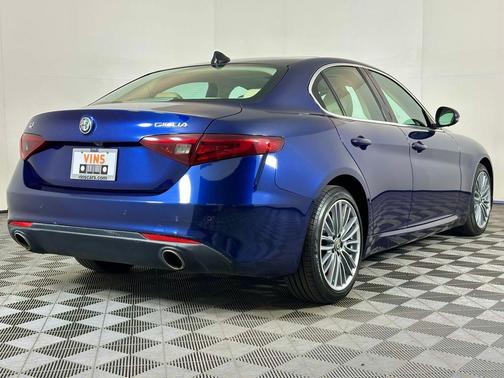 Montecarlo Blue Metallic 2017 Alfa Romeo Giulia Ti