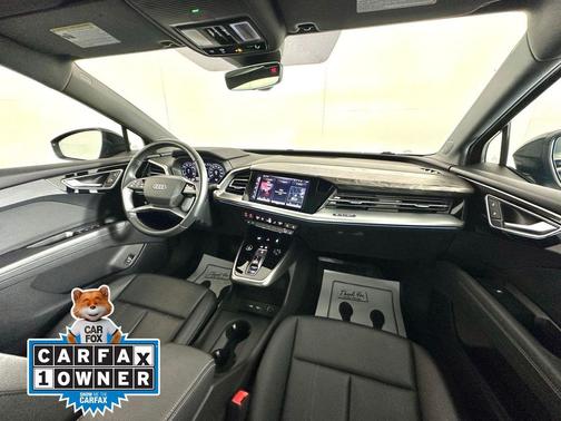 2022 Audi e-tron Premium Plus