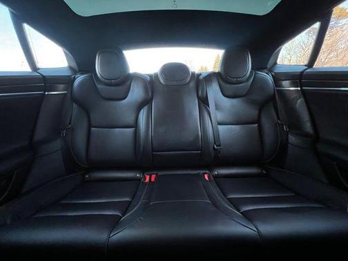 2022 Tesla Model S Plaid