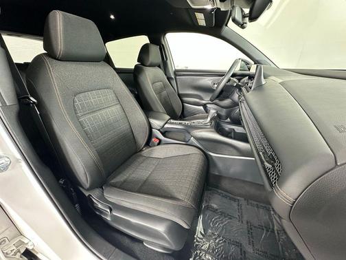 Platinum White Pearl 2024 Honda HR-V 2WD Sport